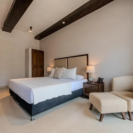 Dorado Plaza Centro Histórico Cartagena