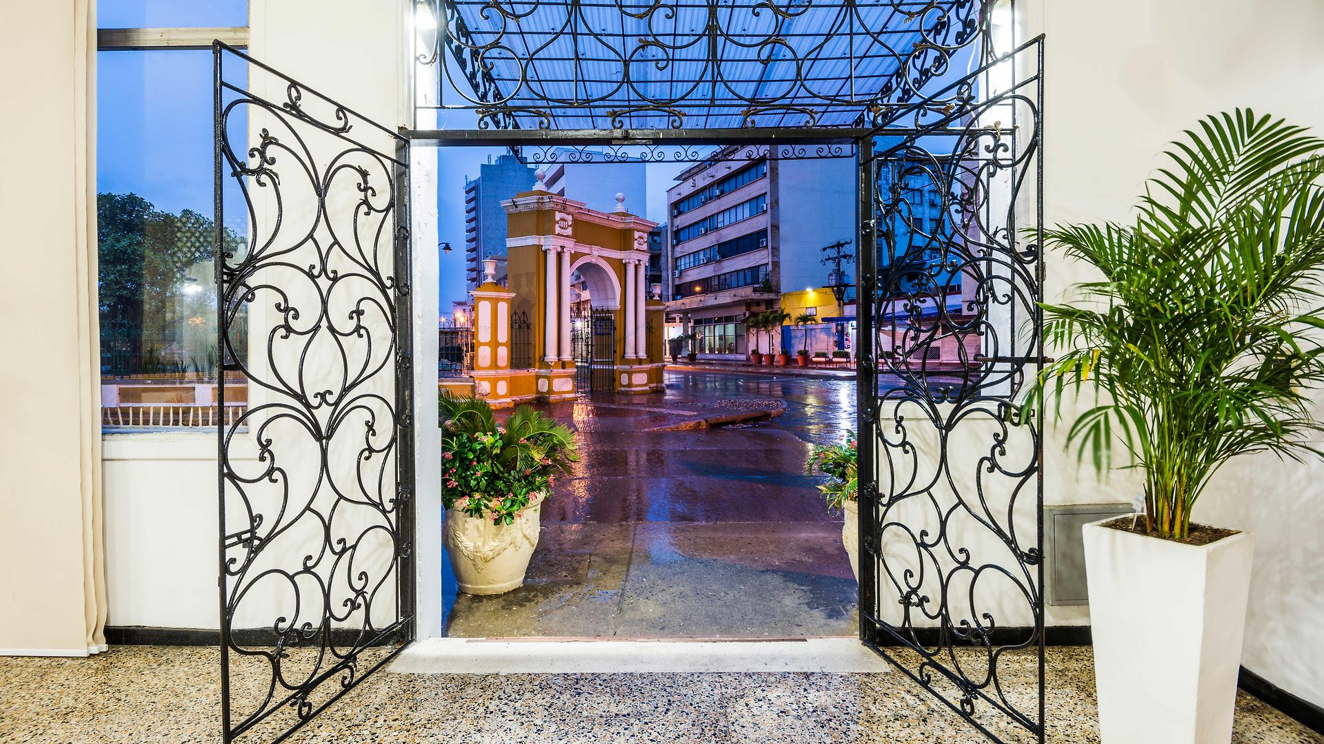 Hotel Dorado Plaza Centro Historico 3*