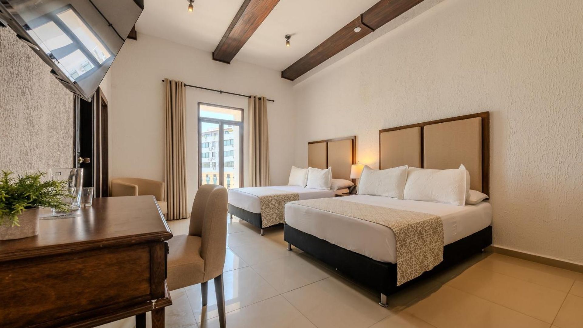 Dorado Plaza Centro Historico Hotel 3*