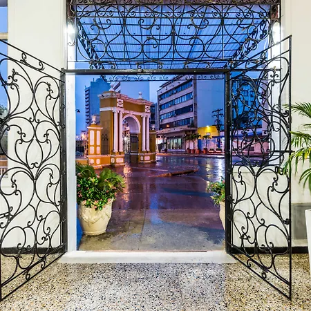 Hotel Dorado Plaza Centro Historico 3*