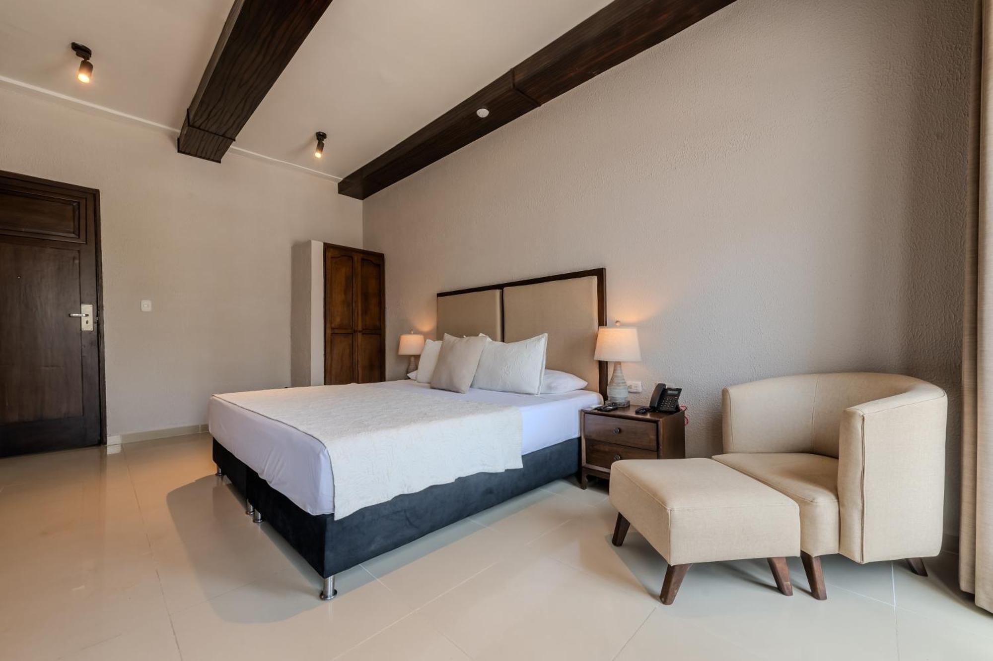 Dorado Plaza Centro Histórico Cartagena