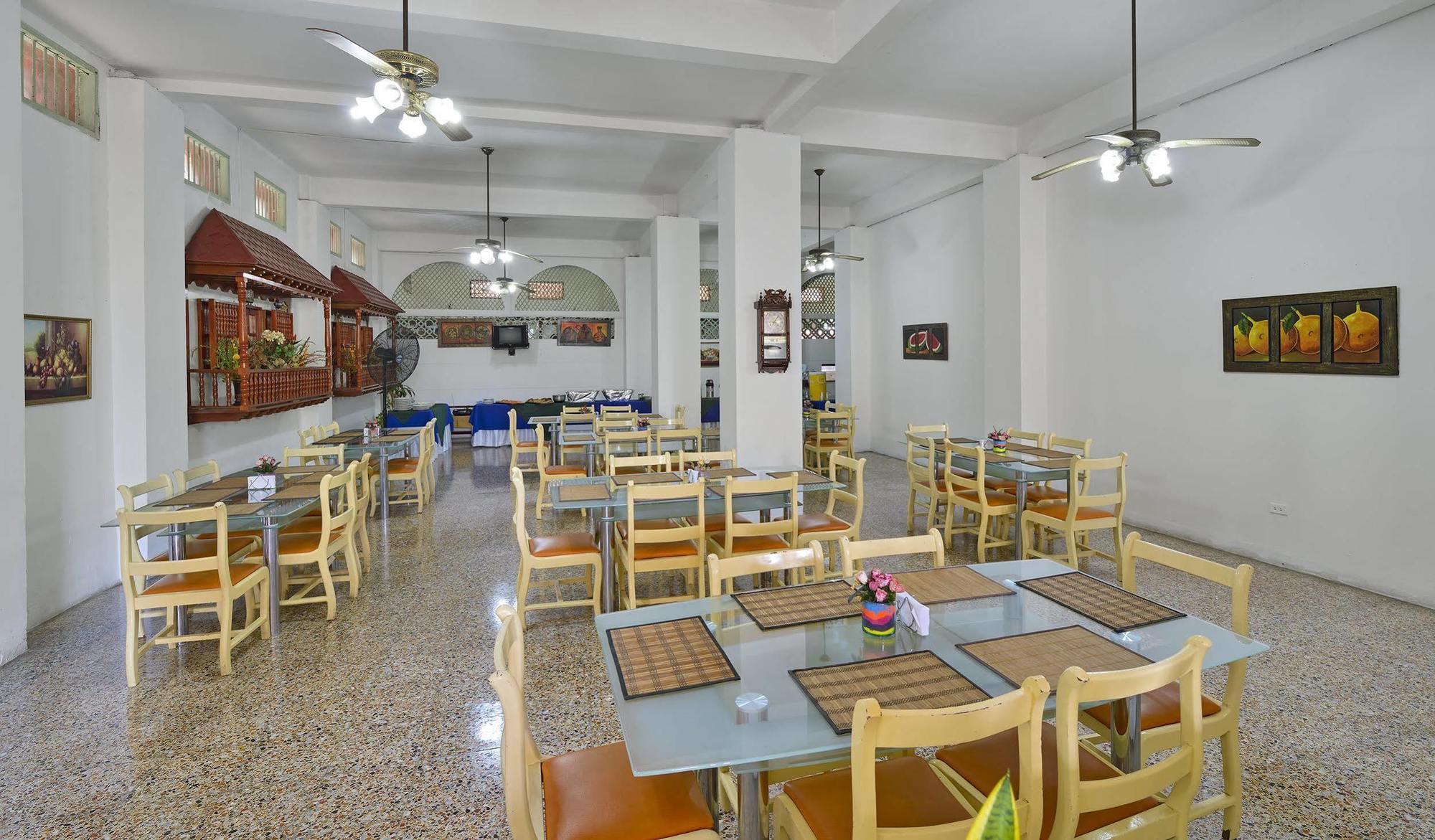 Dorado Plaza Centro Histórico Hotel 3*